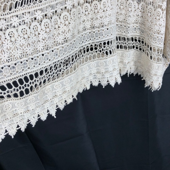 Cabi Womens Top Size Medium Cream Capri Crochet Top Oversized Sheer Boho V Beach - Picture 4 of 11